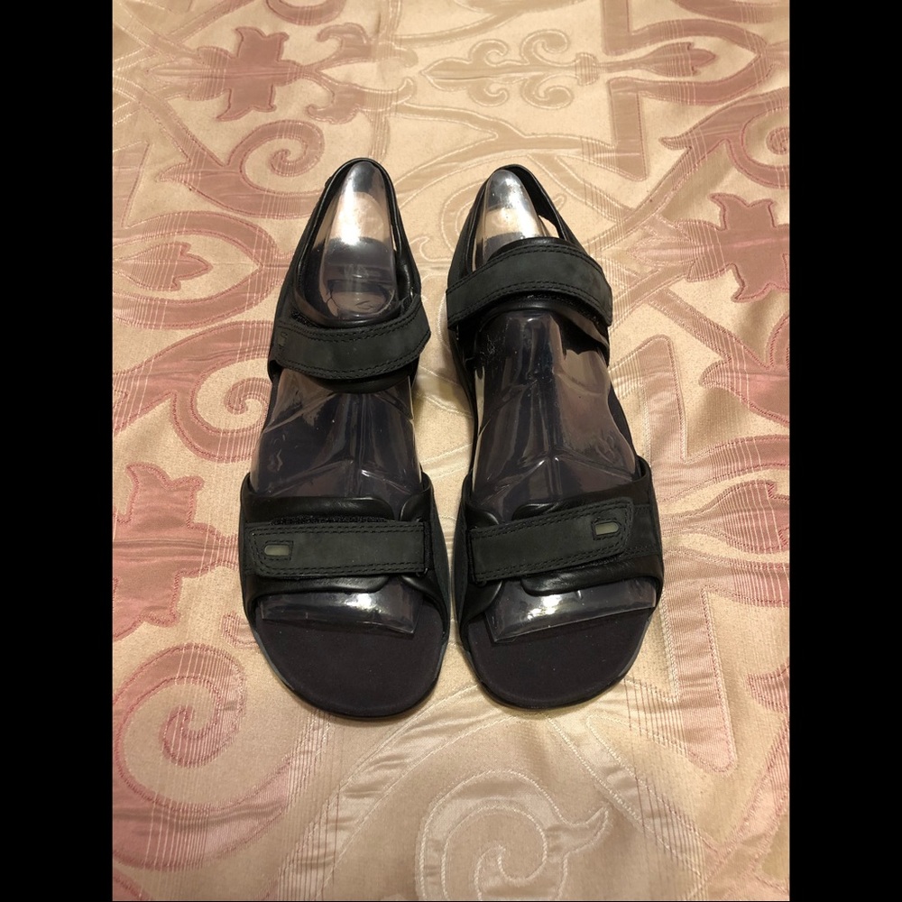 New Clark’s Springers Comforter Sandals